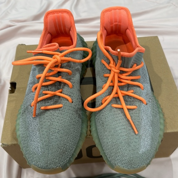 Adidas Yeezy Boost 350 - Picture 2 of 7